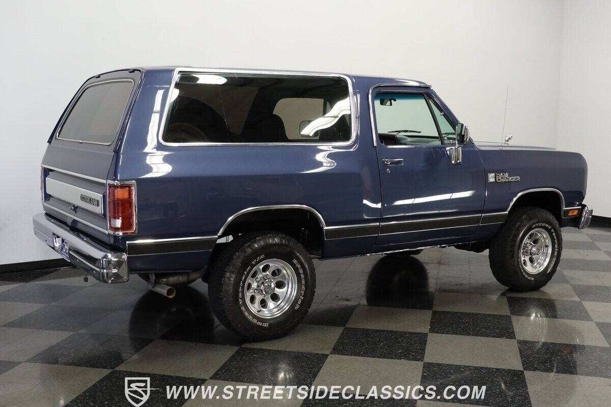 Dodge-Ramcharger-SUV-1988-11