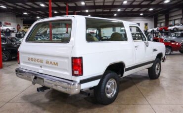 Dodge-Ramcharger-SUV-1988-6