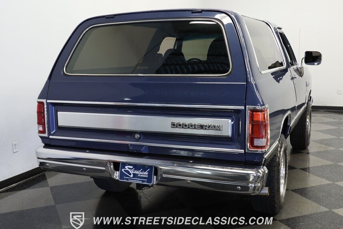 Dodge-Ramcharger-SUV-1988-9