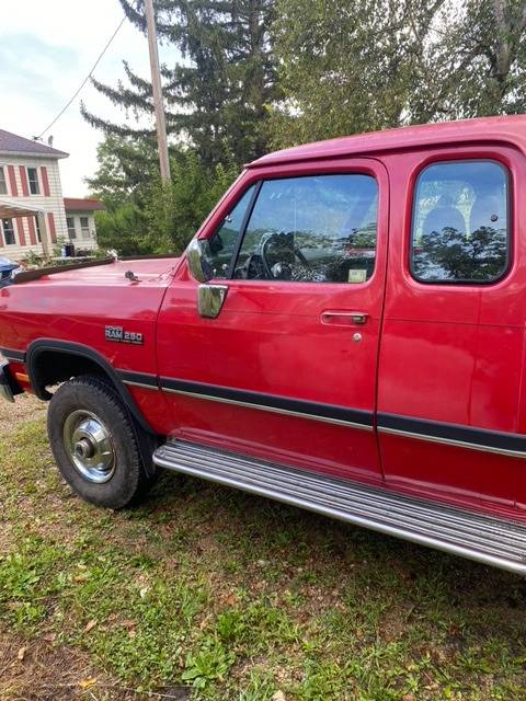 Dodge-W-series-w250-diesel-1993-11