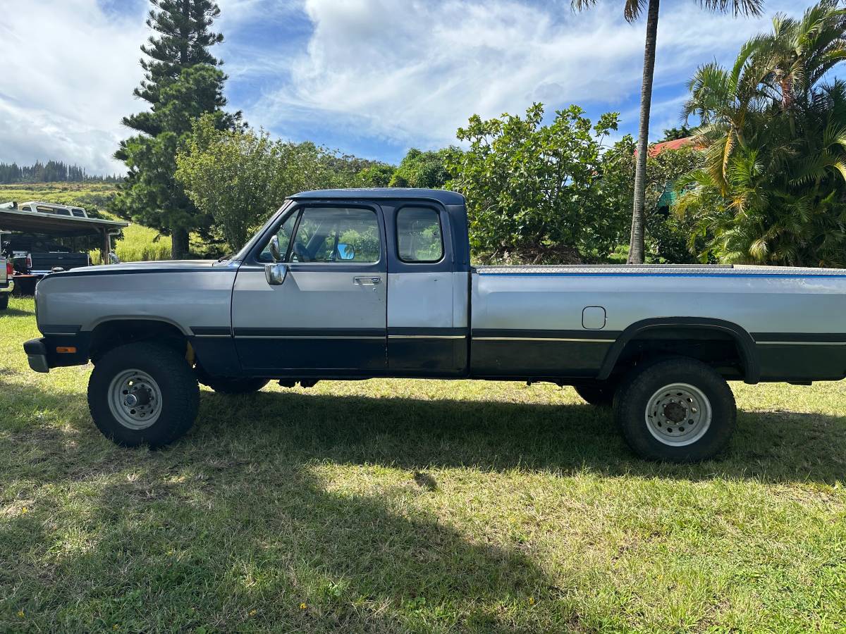 Dodge-W250-extra-cab-diesel-1993-11