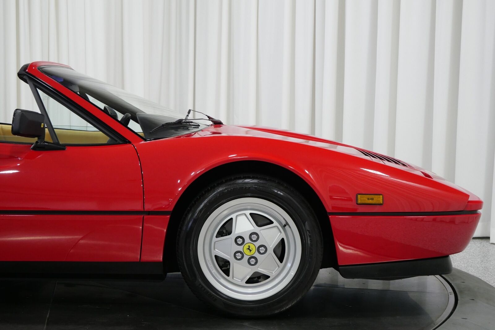 Ferrari-328-Coupe-1988-35