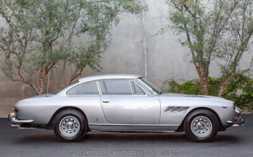 Ferrari-330-GT-1967-3