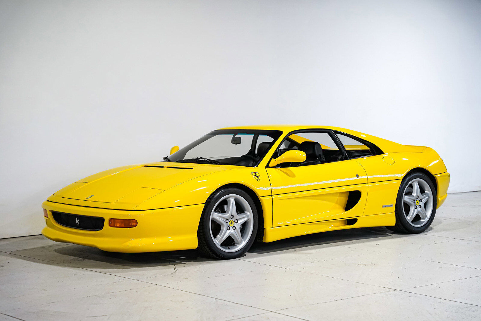 Ferrari-355-1995-6