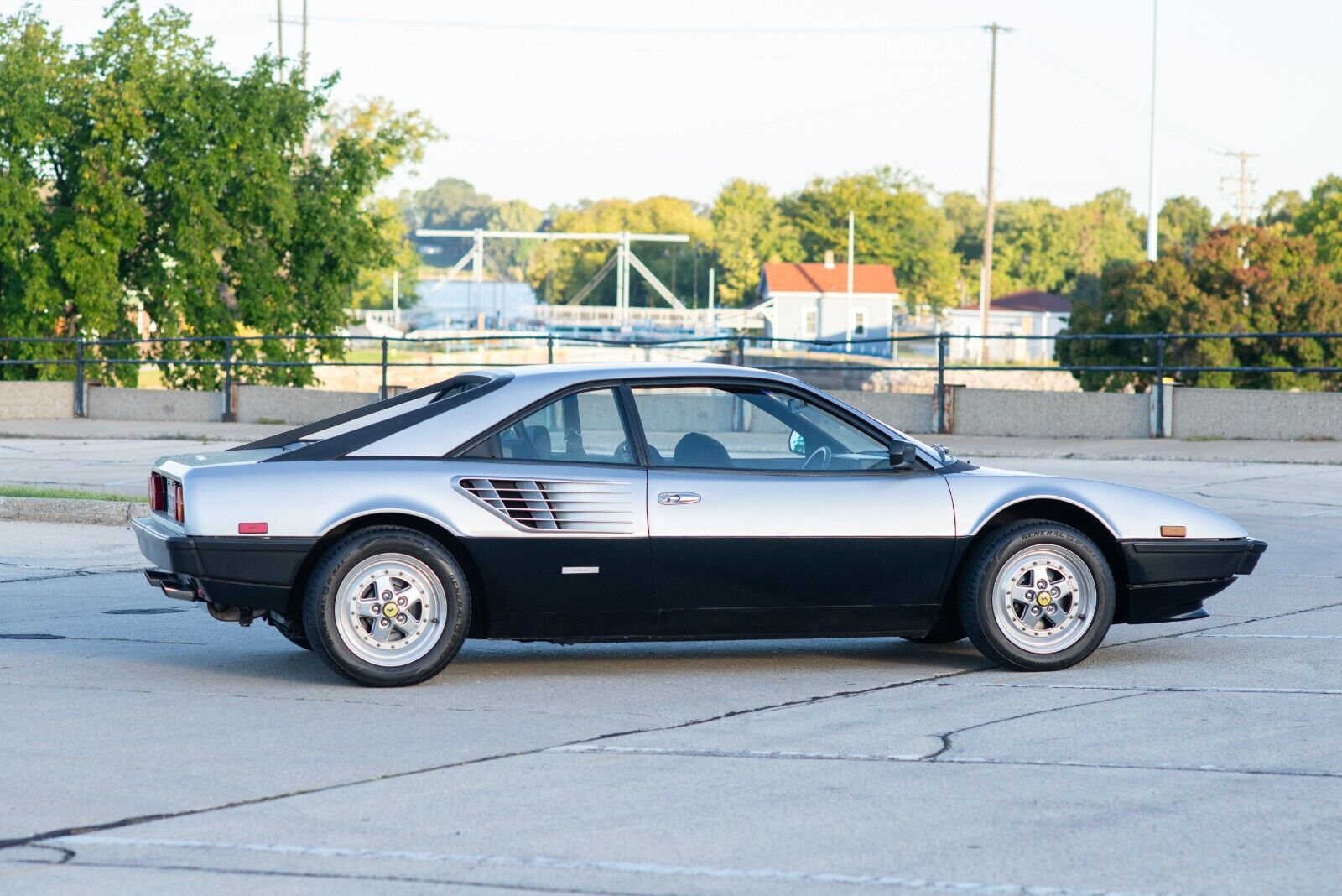 Ferrari-Mondial-Coupe-1983-7