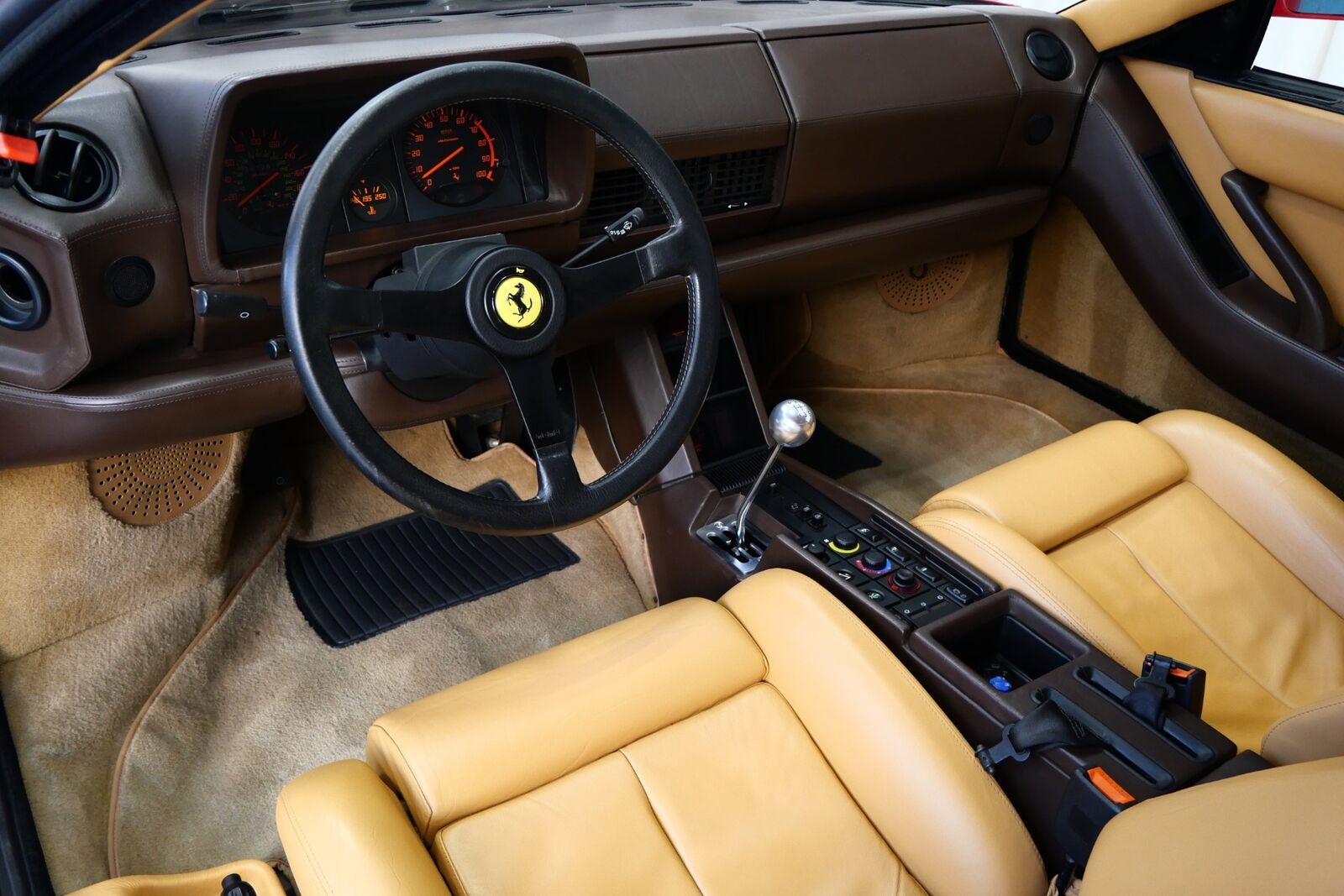 Ferrari-Testarossa-Coupe-1990-11