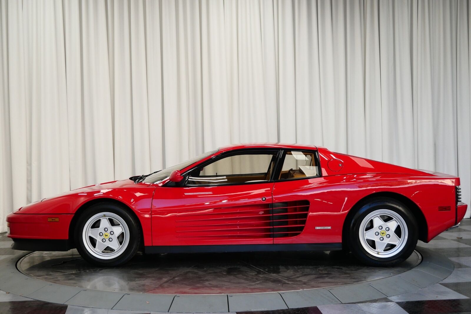 Ferrari-Testarossa-Coupe-1990-4