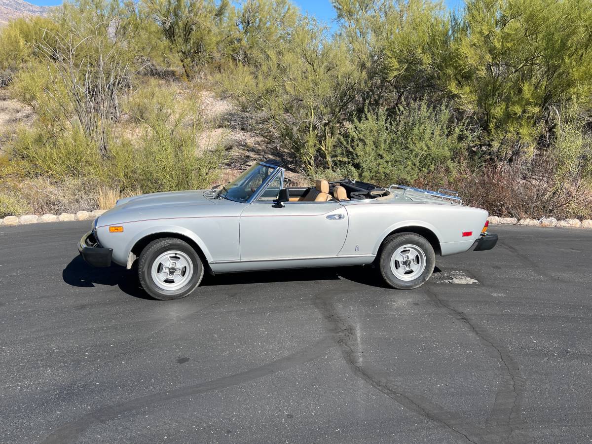 Fiat-124-spider-1980-9