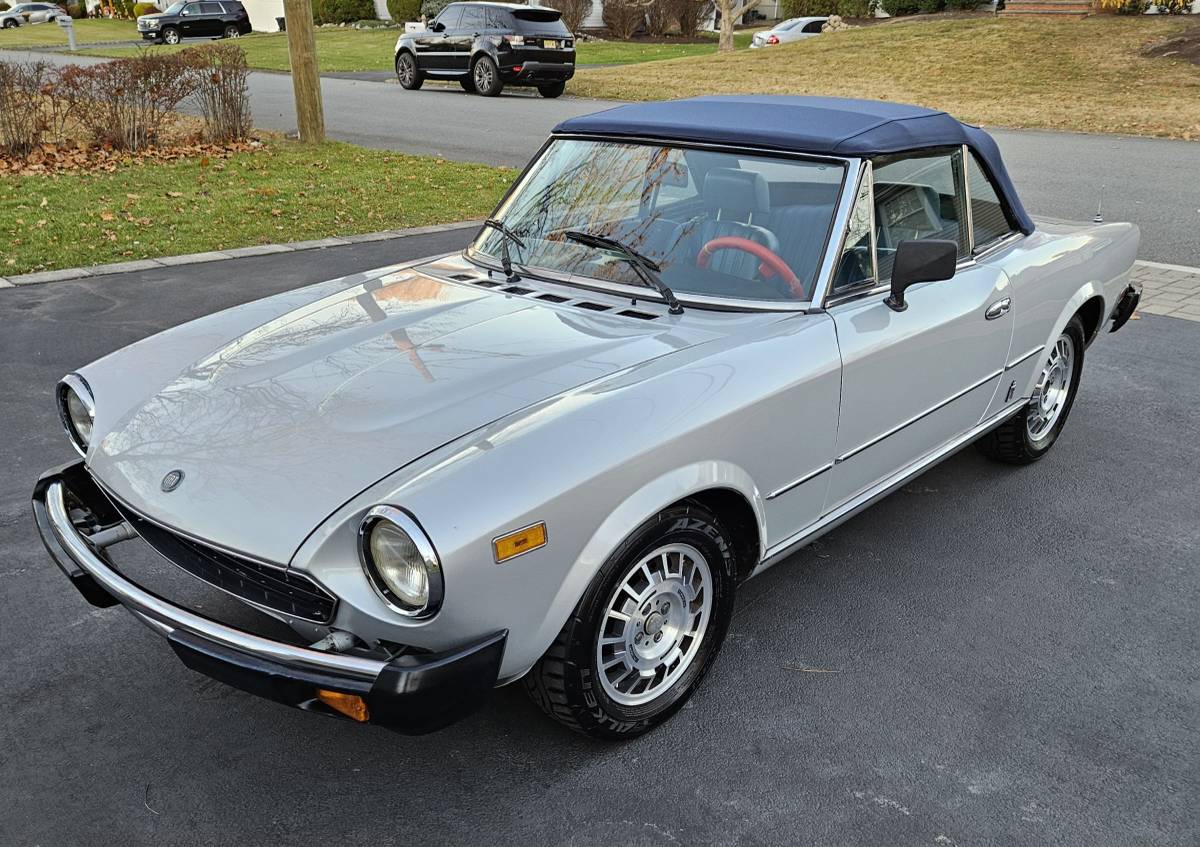 Fiat-124-spider-1981-5