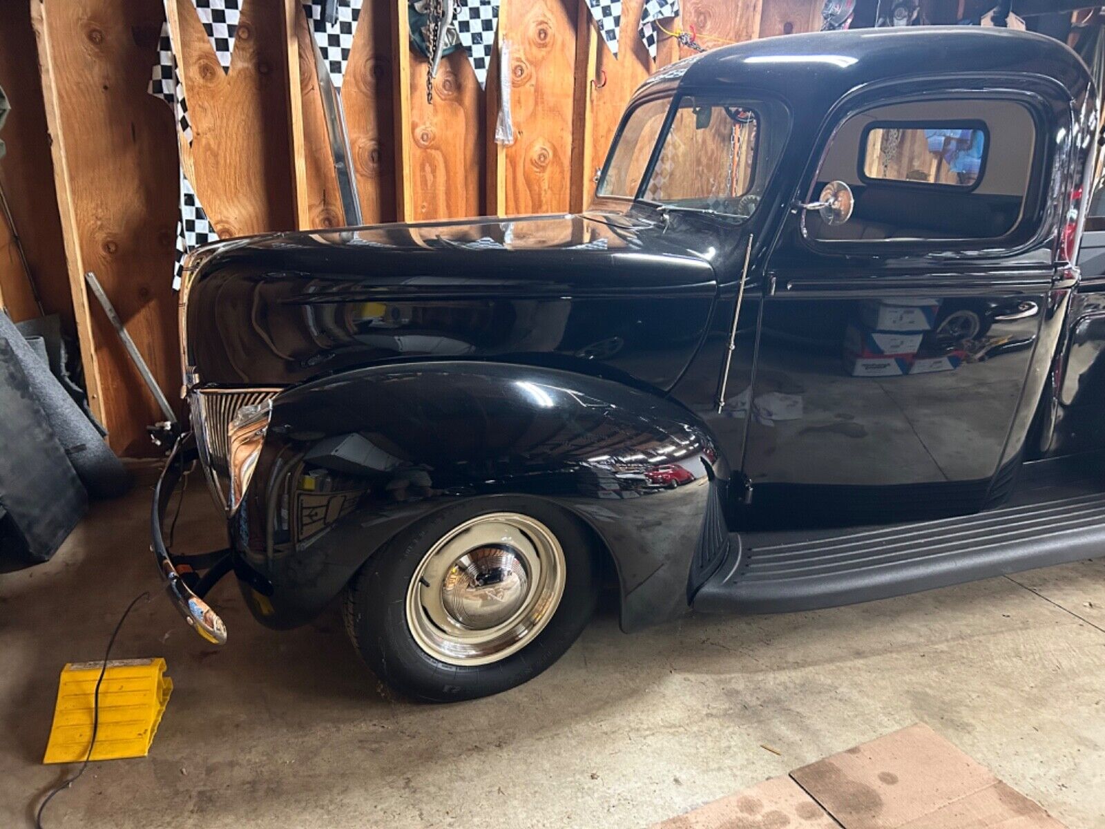 Ford-12-Ton-Pickup-1941-1