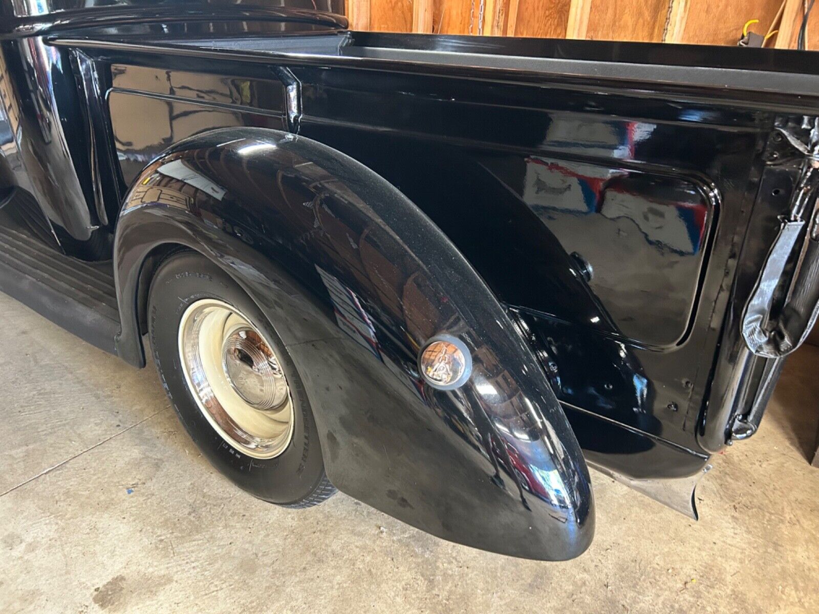 Ford-12-Ton-Pickup-1941-3