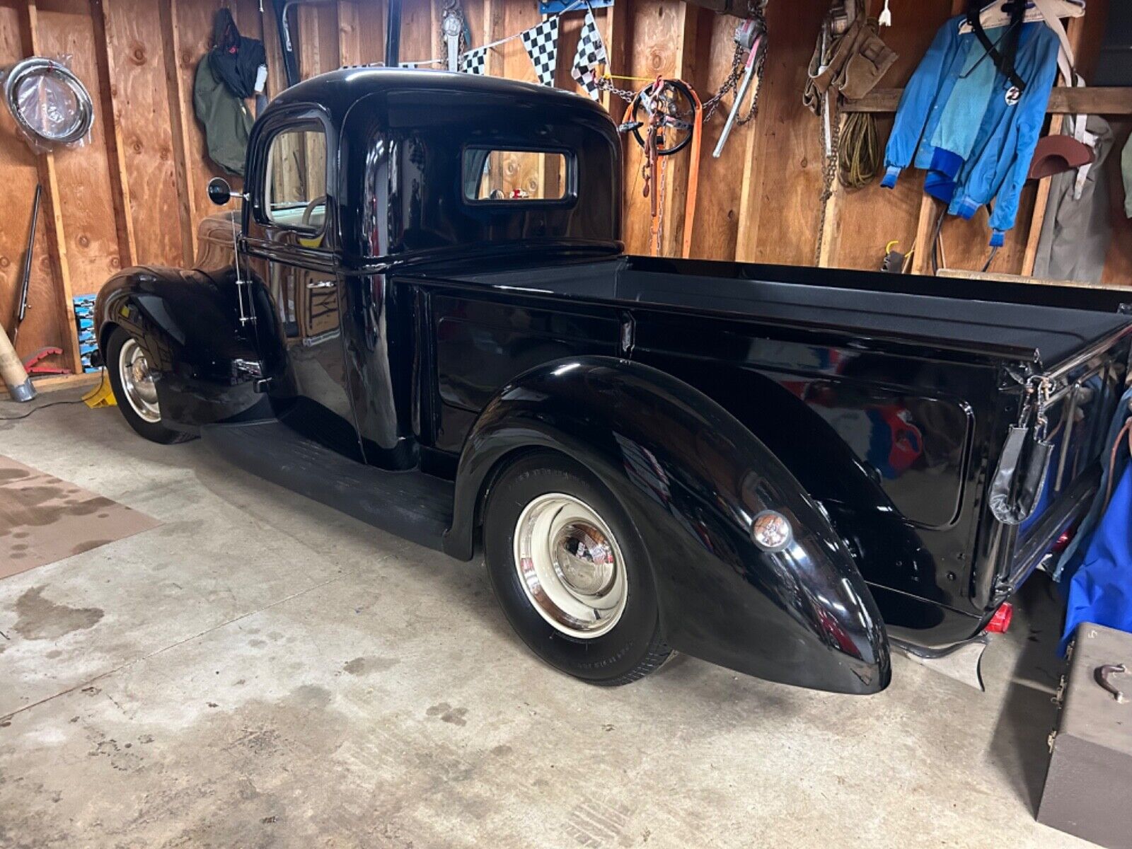 Ford-12-Ton-Pickup-1941-5