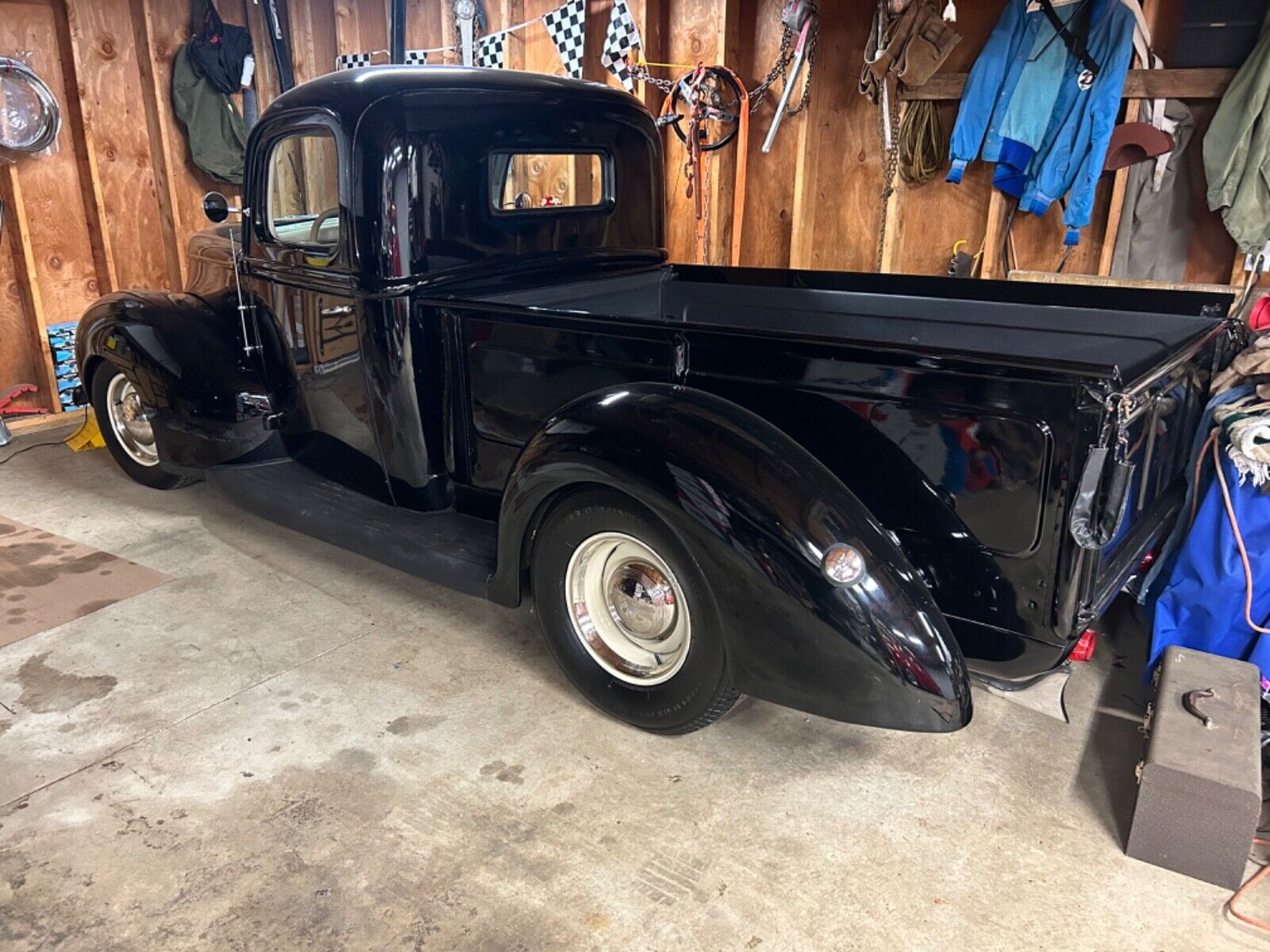 Ford-12-Ton-Pickup-1941