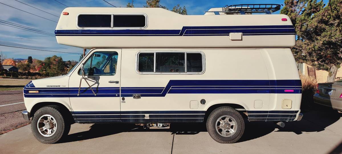 Ford-250-econoline-okanagan-rv-1988