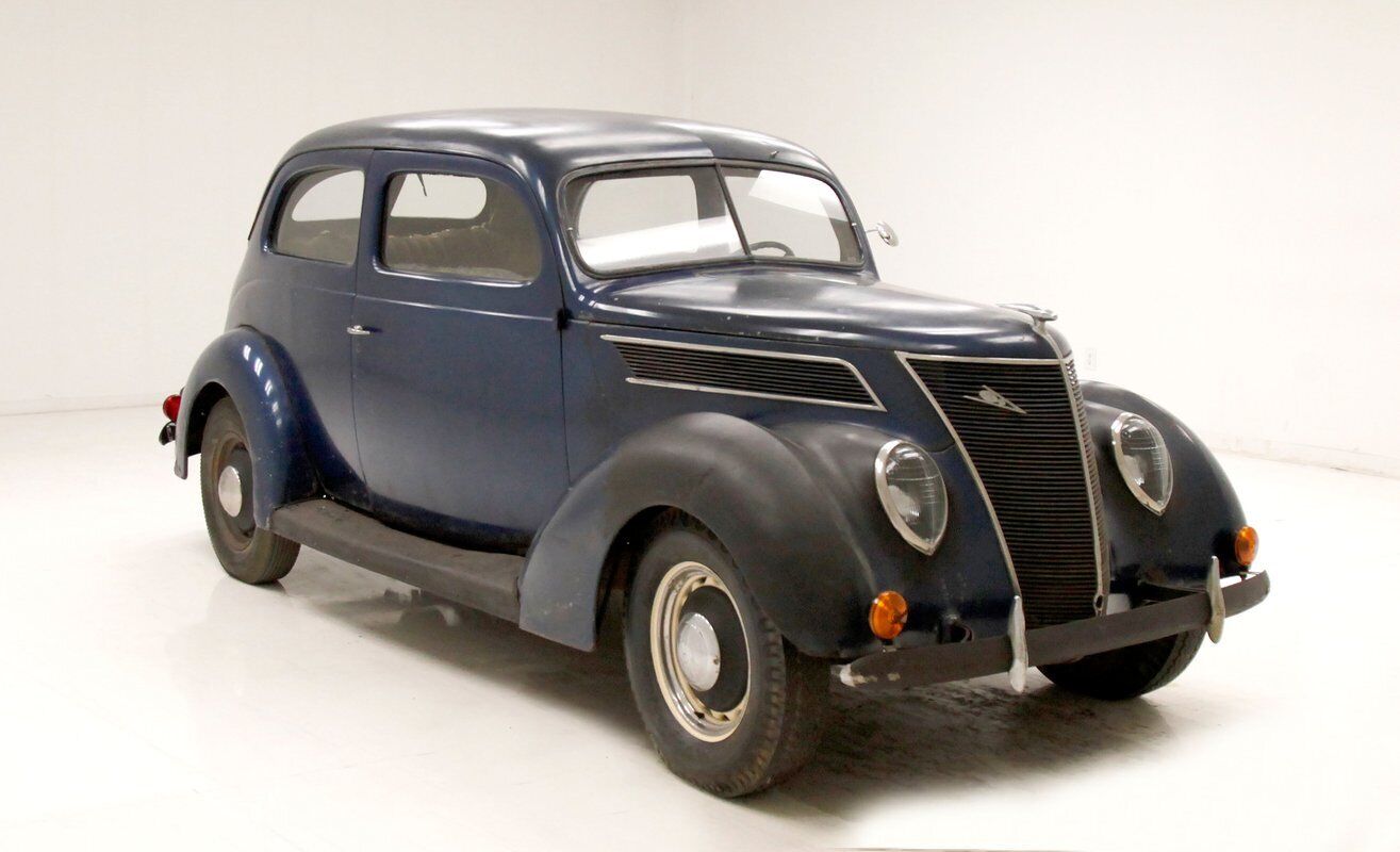 Ford-74-Series-Berline-1937-5