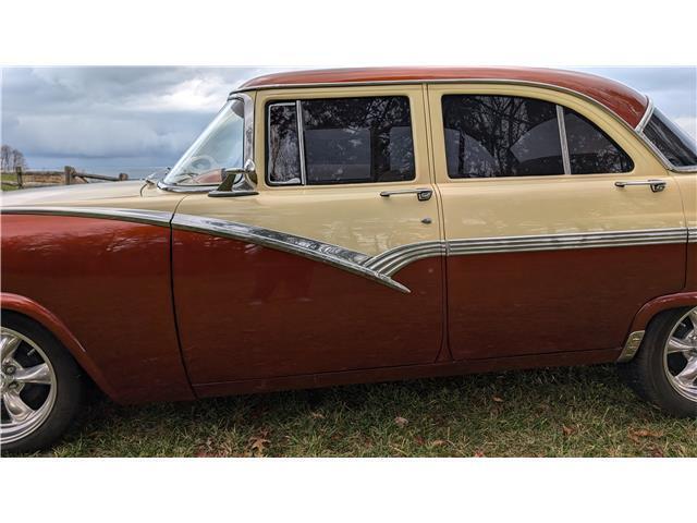 Ford-AWARD-WINNING-FAIRLANE-1956-10