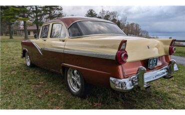 Ford-AWARD-WINNING-FAIRLANE-1956-15