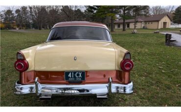 Ford-AWARD-WINNING-FAIRLANE-1956-17