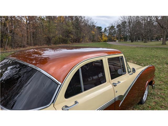 Ford-AWARD-WINNING-FAIRLANE-1956-21