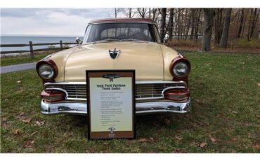 Ford-AWARD-WINNING-FAIRLANE-1956-29