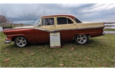 Ford-AWARD-WINNING-FAIRLANE-1956-30