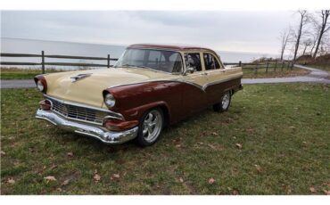 Ford-AWARD-WINNING-FAIRLANE-1956-8