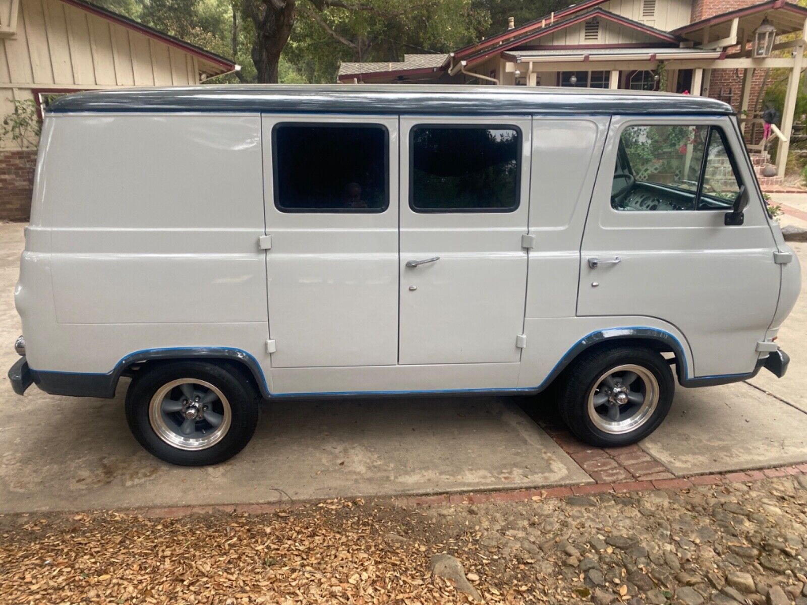 Ford-B100-Van-1967-4