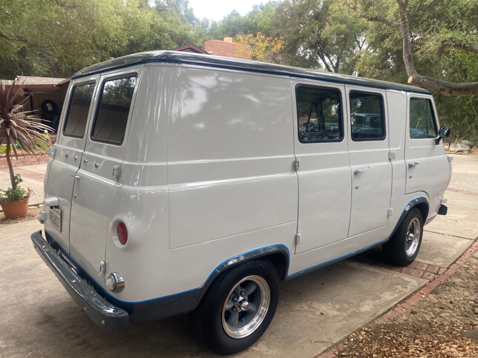 Ford-B100-Van-1967-5