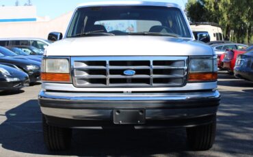 Ford-BRONCO-XLT-SUV-1993-1