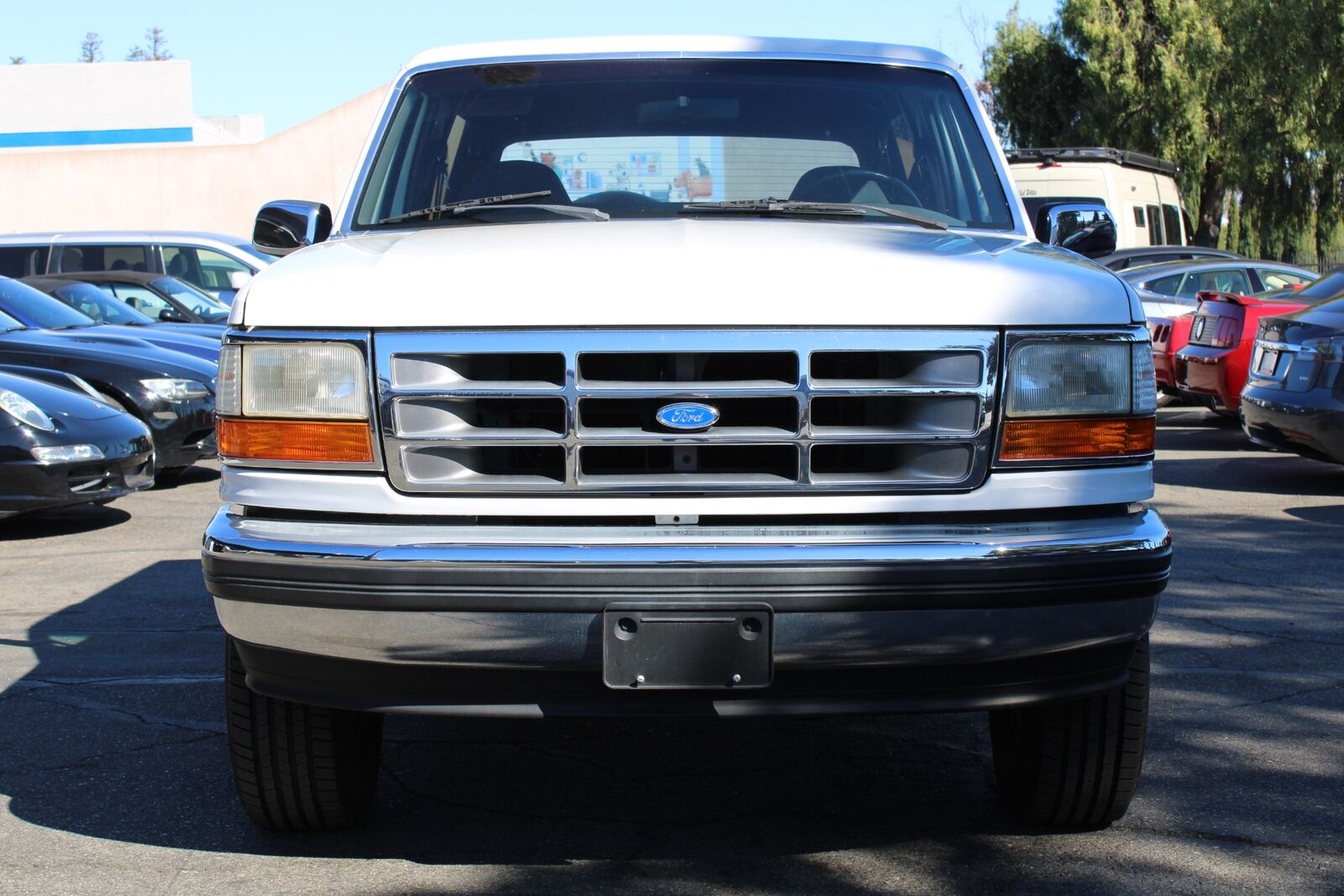 Ford-BRONCO-XLT-SUV-1993-1