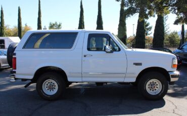 Ford-BRONCO-XLT-SUV-1993-2