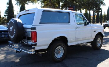 Ford-BRONCO-XLT-SUV-1993-3