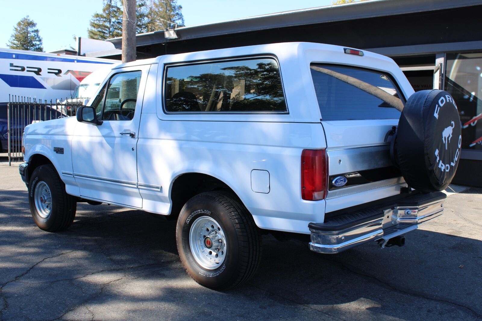 Ford-BRONCO-XLT-SUV-1993-5