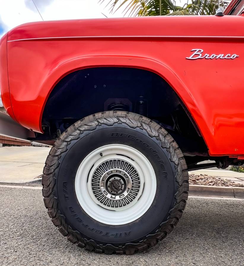 Ford-Bronco-1966-10