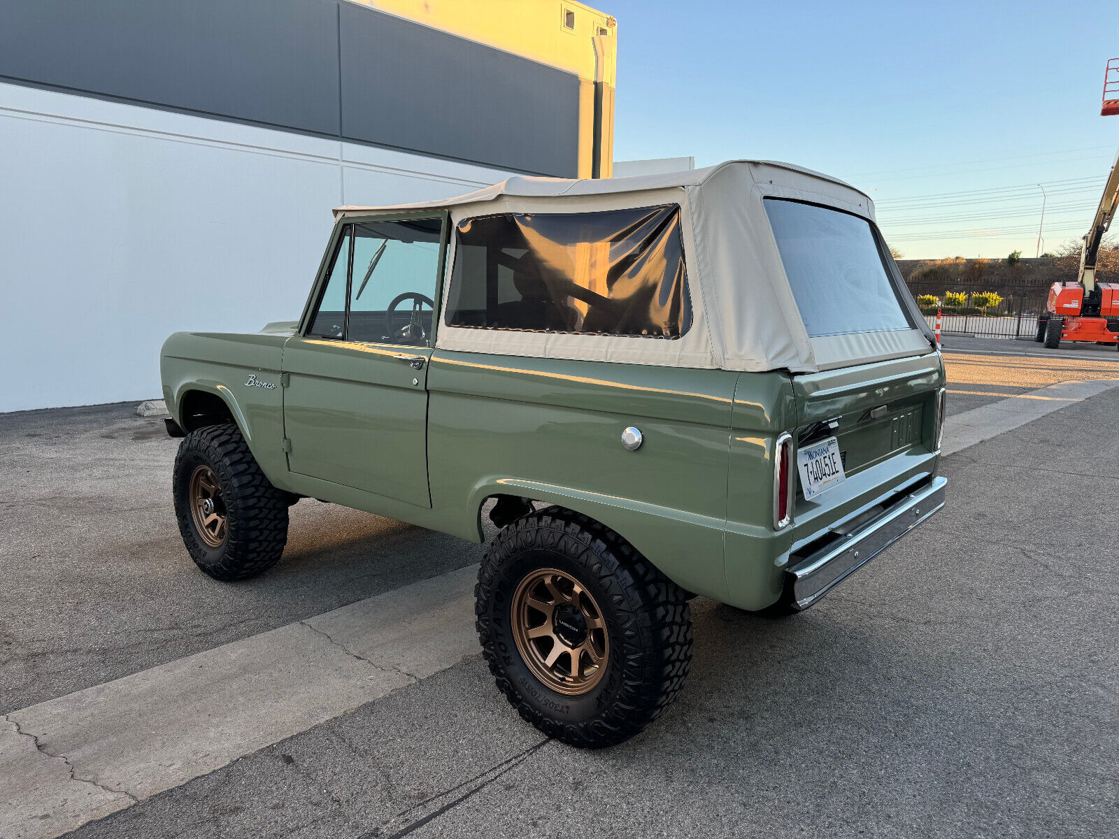 Ford-Bronco-1966-19