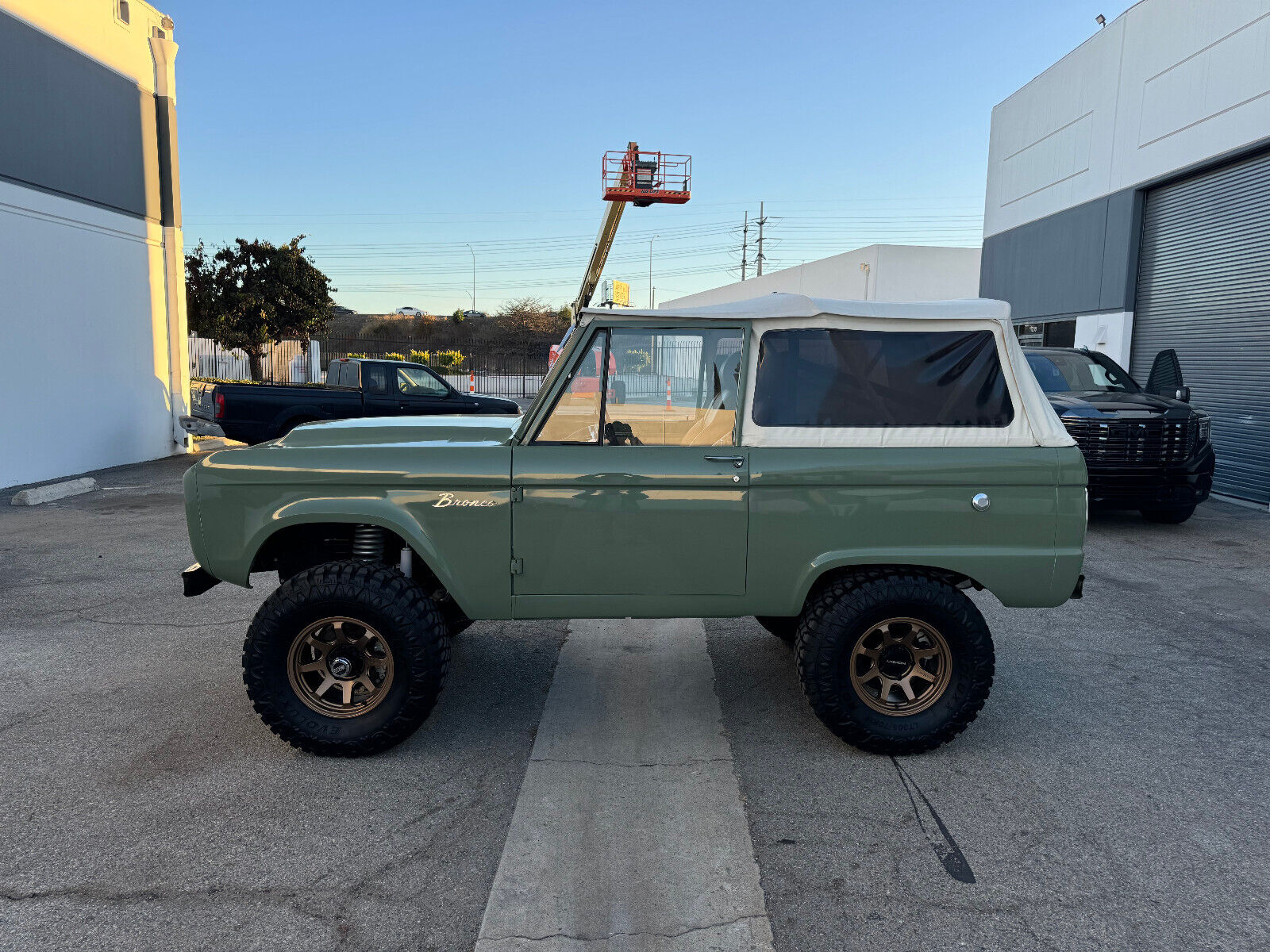 Ford-Bronco-1966-20