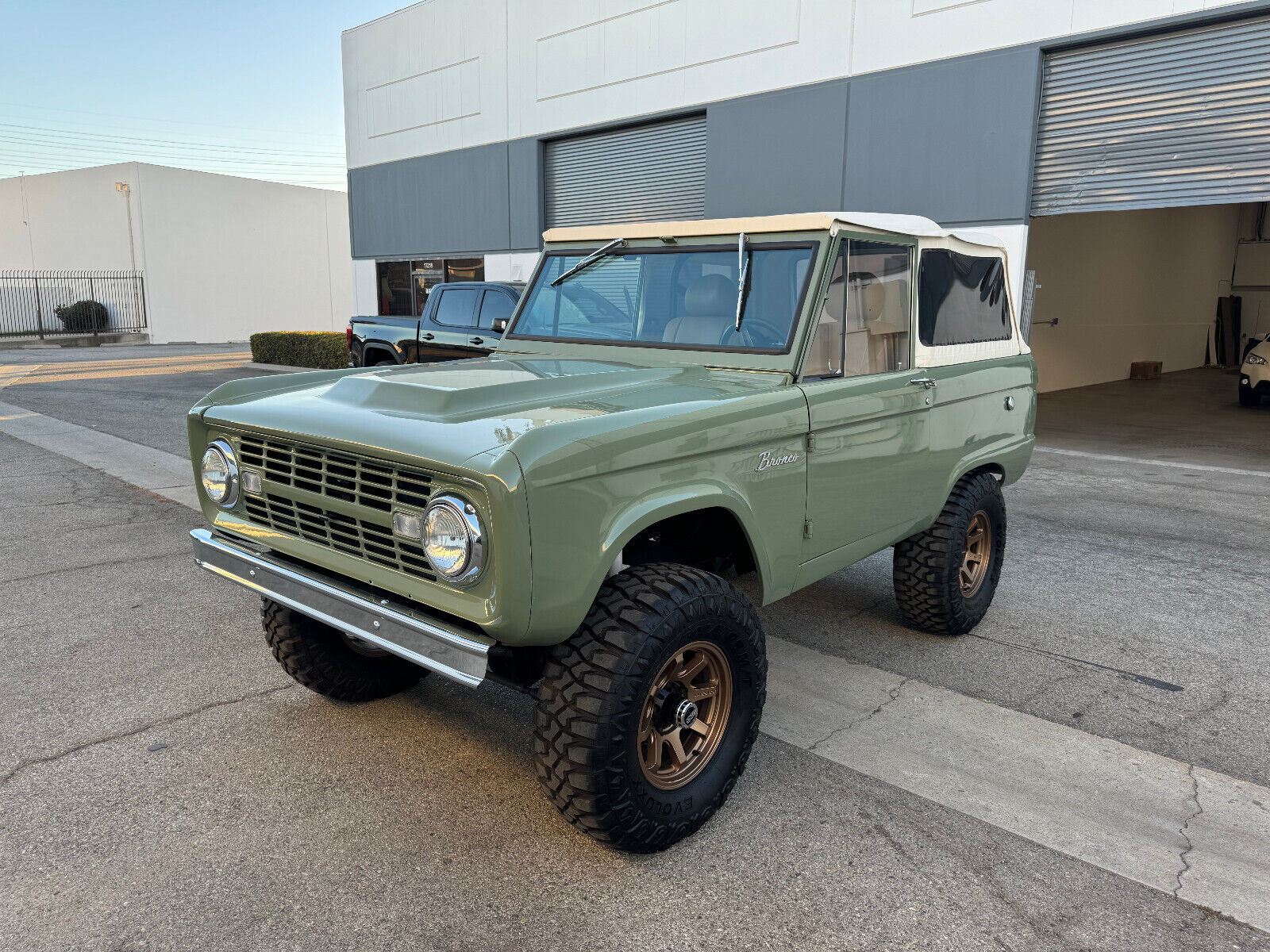 Ford-Bronco-1966-22