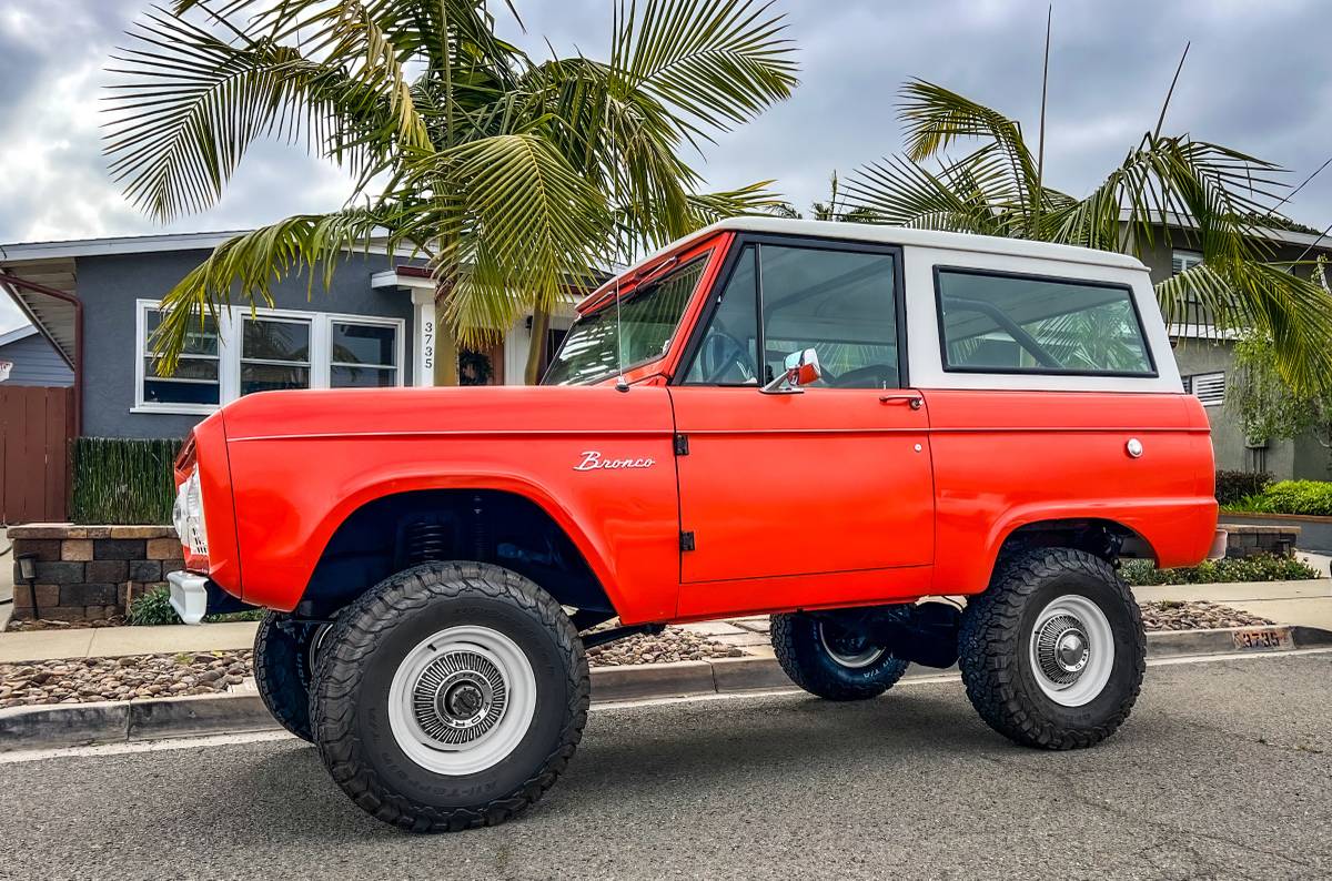 Ford-Bronco-1966