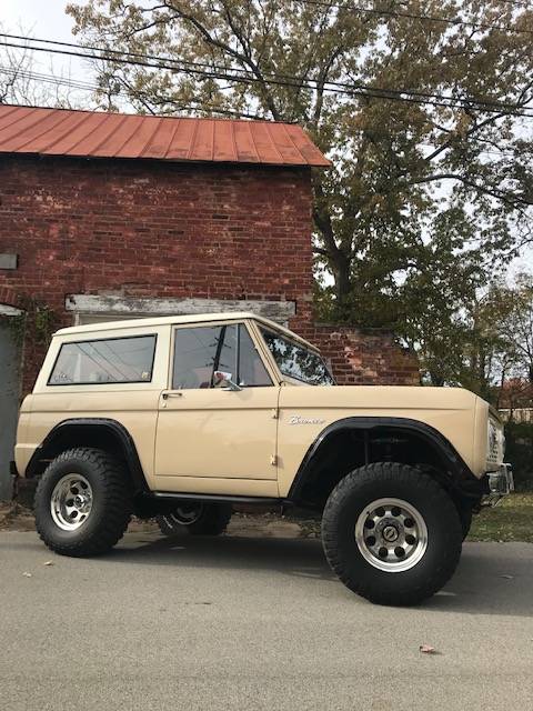 Ford-Bronco-1966-3