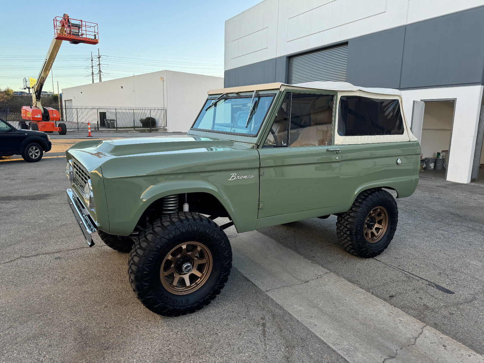 Ford-Bronco-1966-7