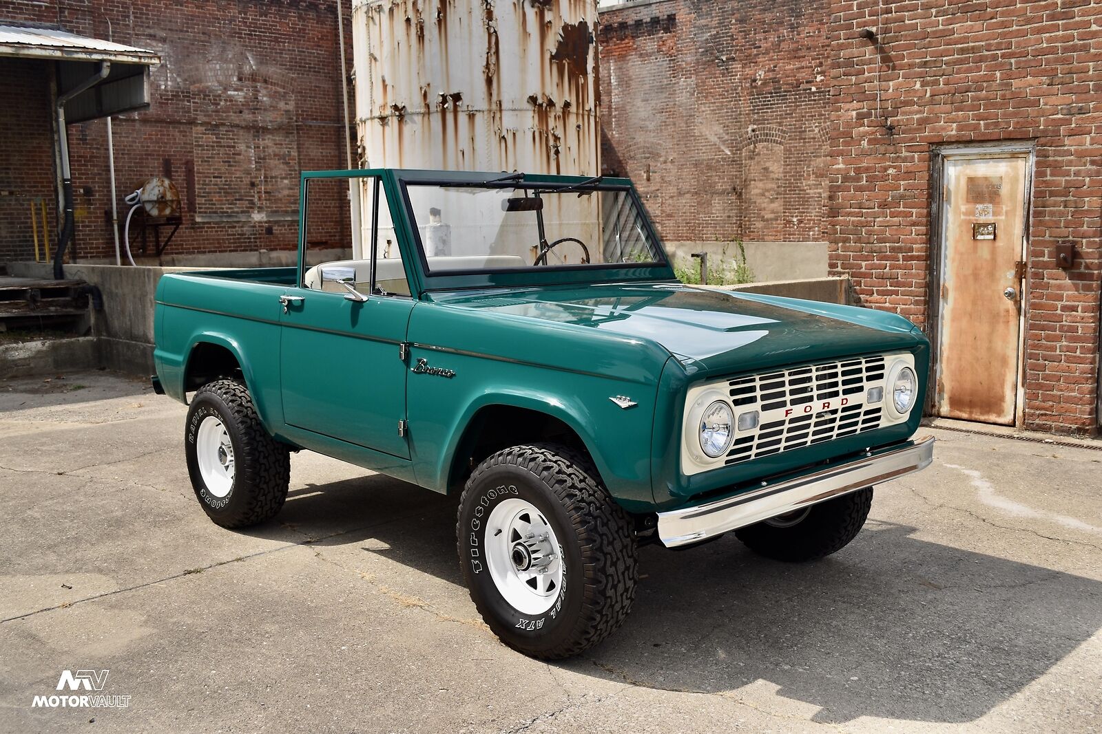 Ford-Bronco-1967-1