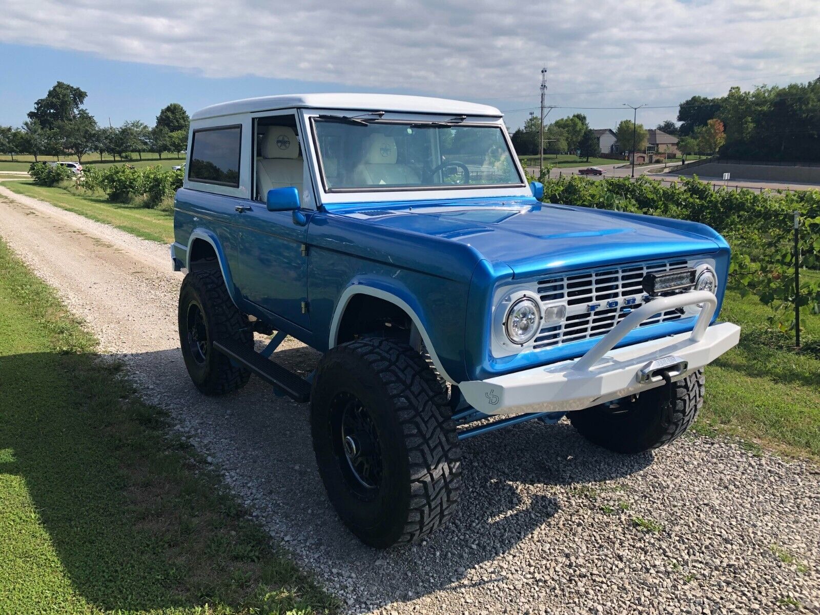 Ford-Bronco-1968-2