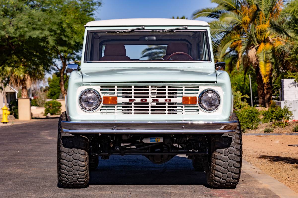 Ford-Bronco-1969-1