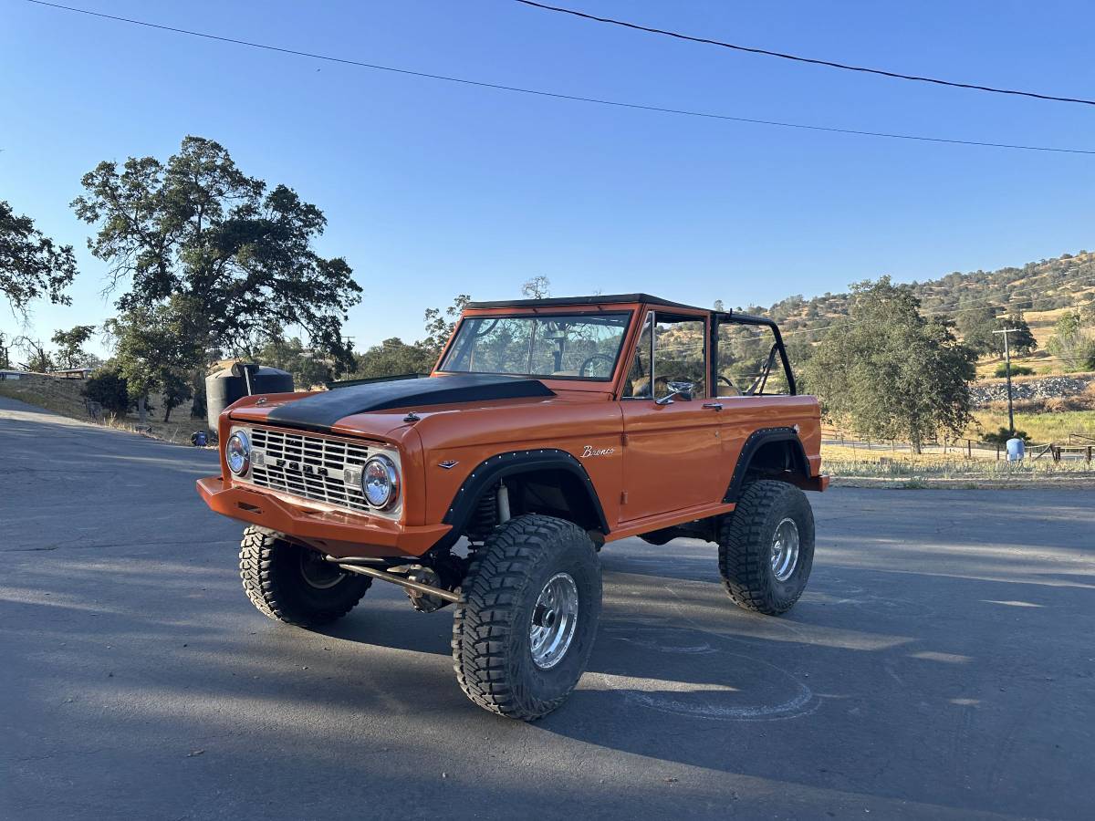 Ford-Bronco-1969-1