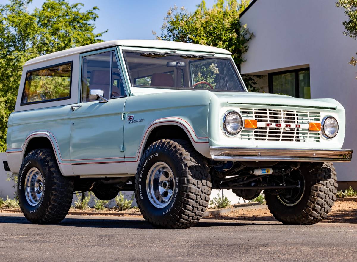 Ford-Bronco-1969-2