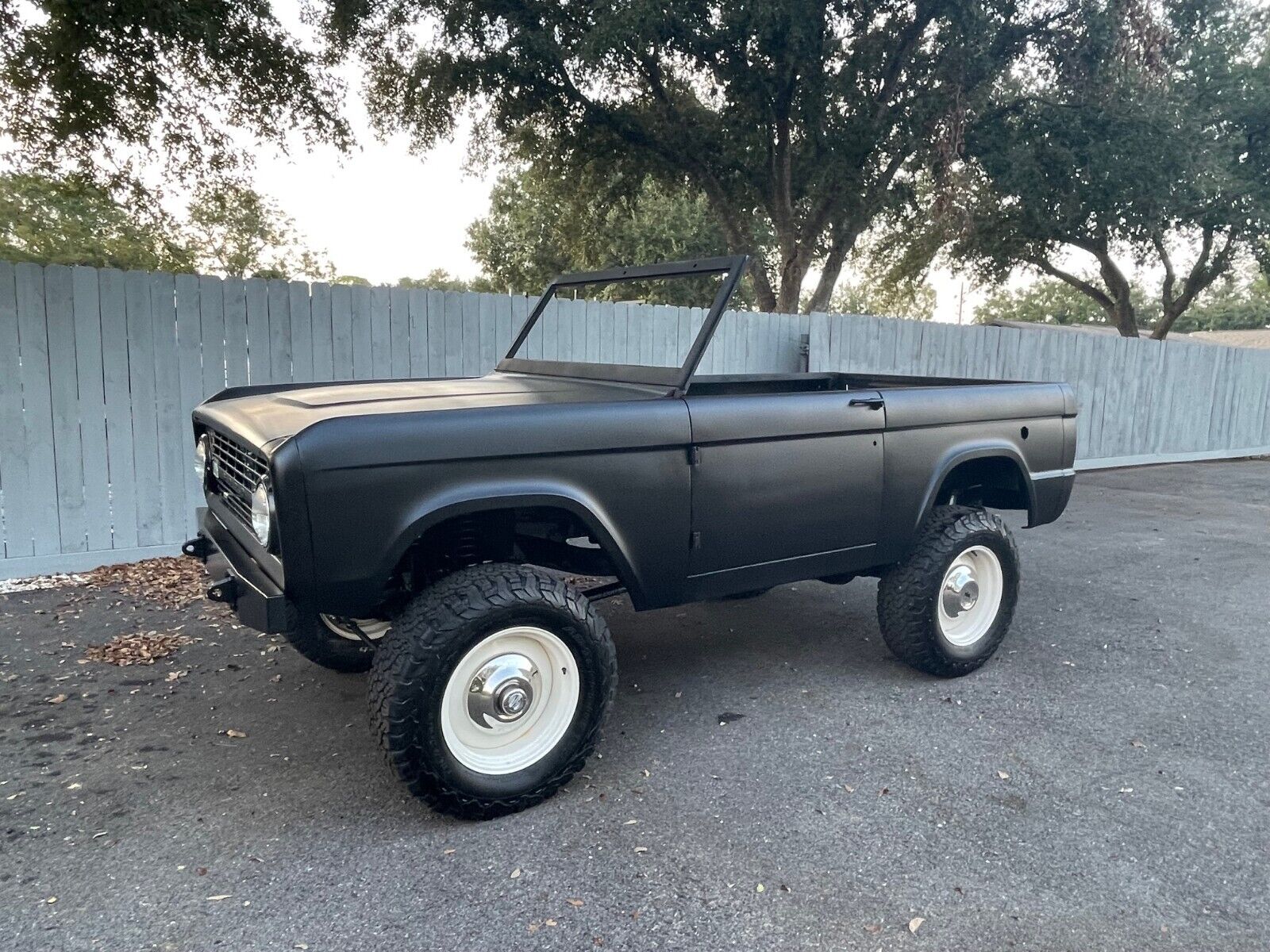 Ford-Bronco-1969-2