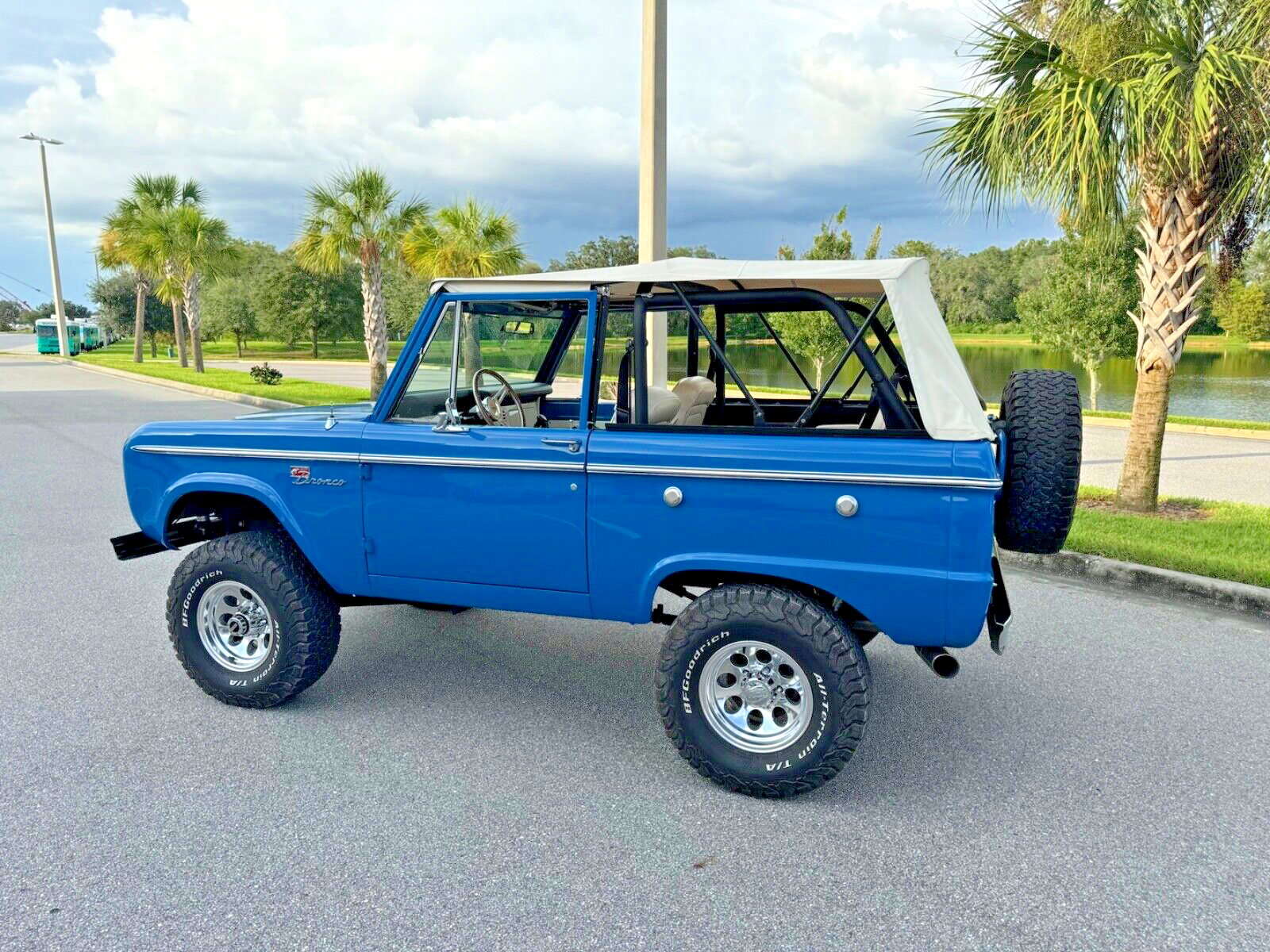 Ford-Bronco-1969-28