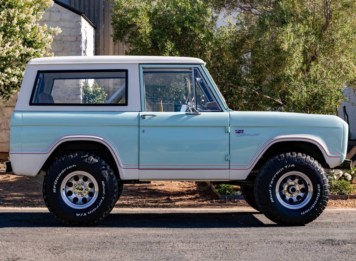 Ford-Bronco-1969-3