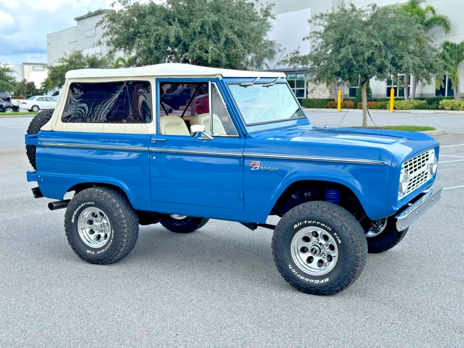 Ford-Bronco-1969-31