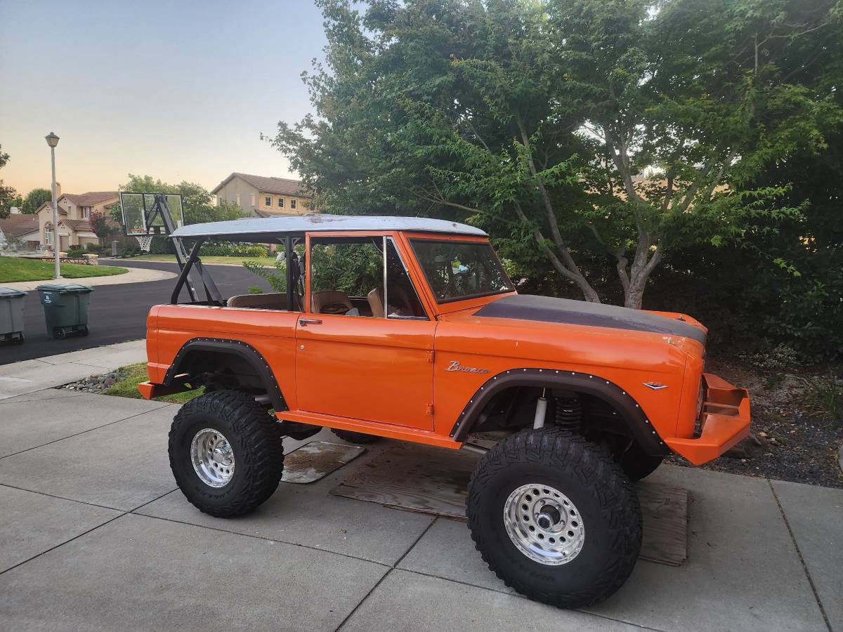 Ford-Bronco-1969-5